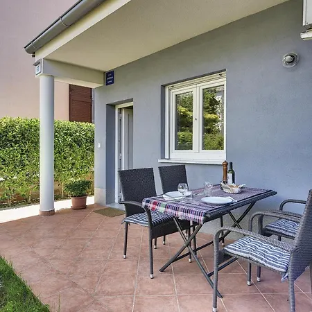 Gloria Jardas Apartment